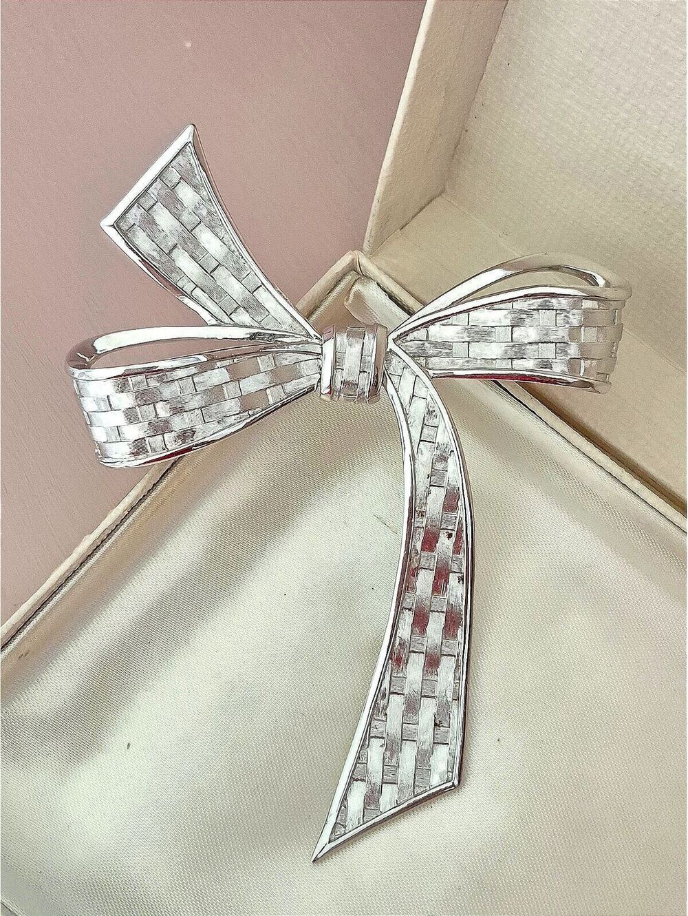 Vintage Crown Trifari Large Silver-tone Basket Weave Bow Brooch
